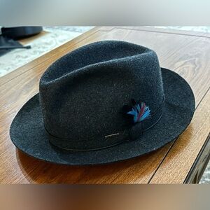 1970’s Royal Stetson De Luxe Fedora Hat 7 ½ Fur Felt Black Gray USA vintage